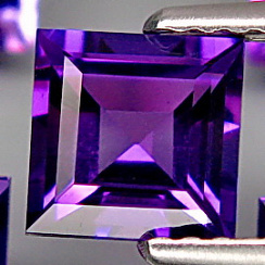 Аметист квадрат 10х10мм тем