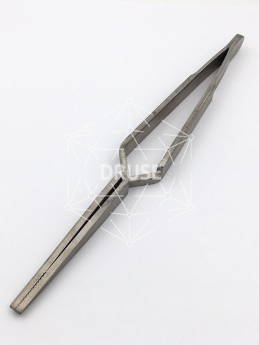 Пинцет титановый обратный 150 мм.
